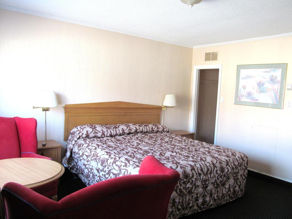 Knights Inn London Ontario Екстериор снимка