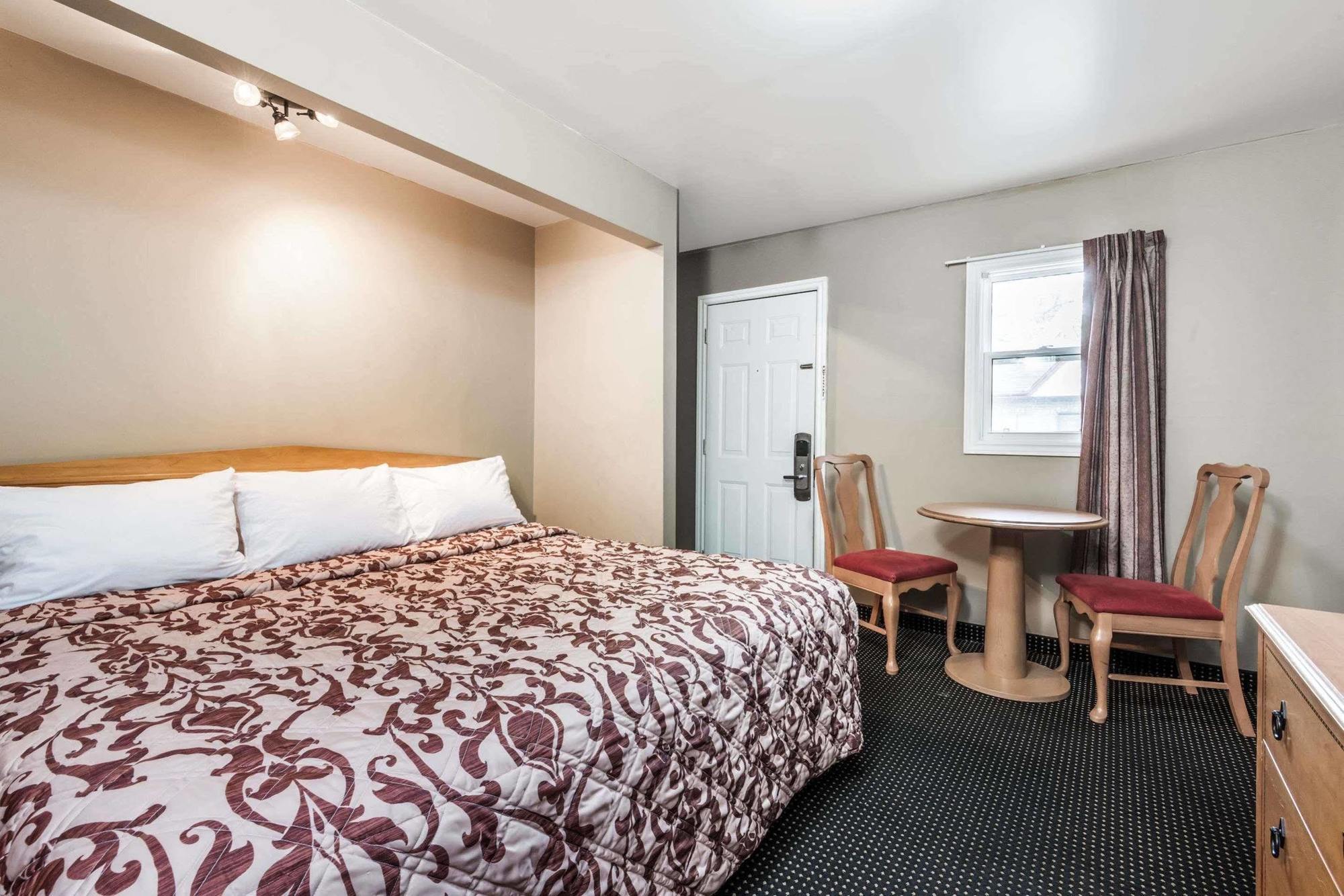 Knights Inn London Ontario Екстериор снимка